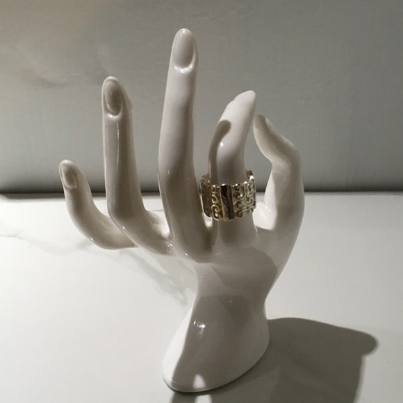 Jewelry - Sterling Silver Ring size 7